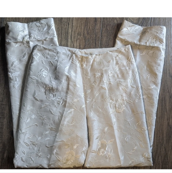 La Femme Gilar 100% Silk Beige on Beige Women's Embroidered Dress Pants Size 4. - Picture 11 of 12